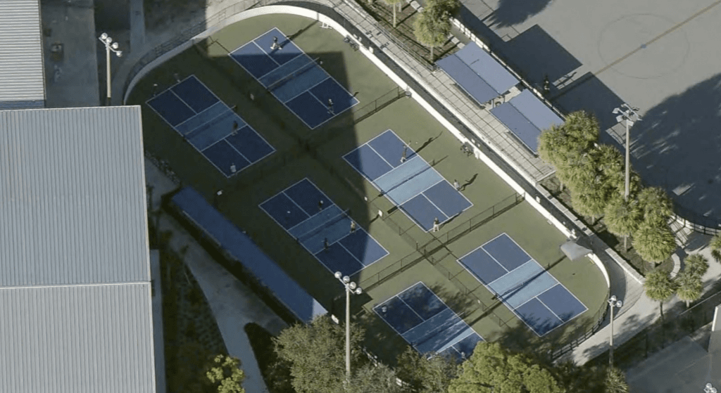 Holiday Park pickleball courts in Fort Lauderdale, FL